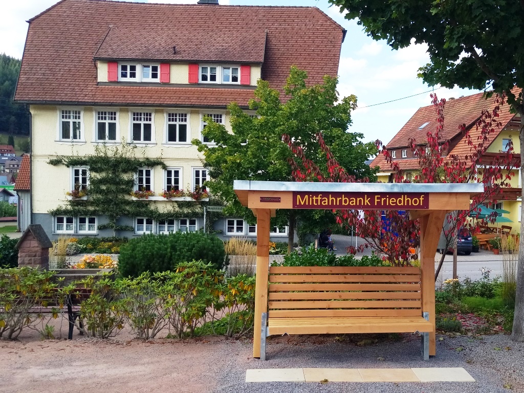 Mitfahrbank Waldknechtshof klein
